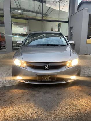 HONDA CIVIC 1.8 LXL SE 16V FLEX 4P AUTOMÁTICO HONDA CIVIC 1.8 LXL SE 16V FLEX 4P AUTOMÁTICO